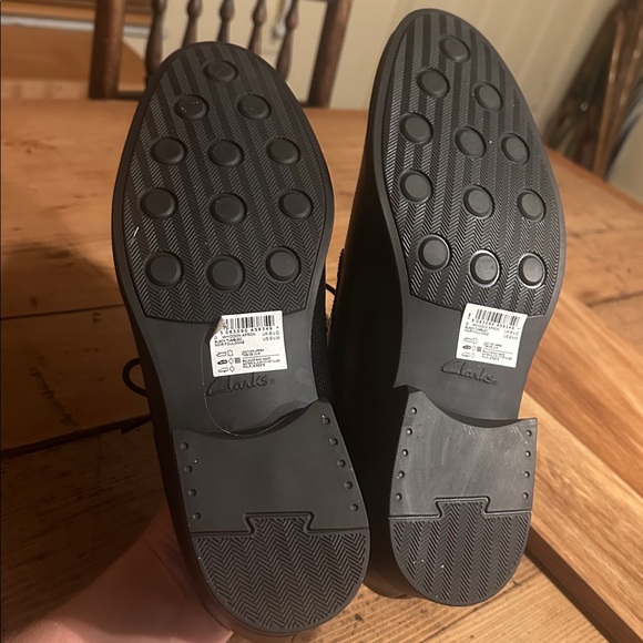 Clarks Whiddon Apron Oxford Size 9 1/2M - Picture 8 of 8